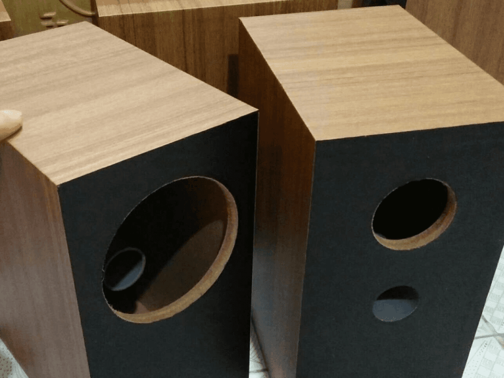 tai-sao-kich-thuoc-thung-loa-quan-trong-den-vay