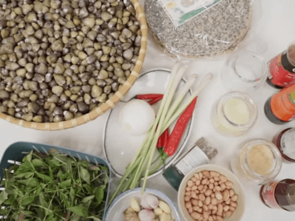 chuan-bi-nguyen-lieu-lam-mon-hen-xao-sa-ot