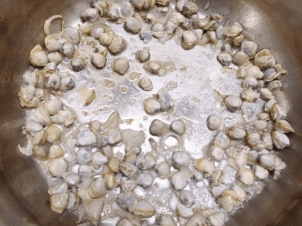 cac-buoc-nau-canh-hen-ca-chua-de-lam