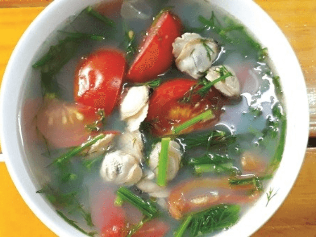 canh-hen-ca-chua-mon-ngon-dan-da-de-ghi-diem-trong-bua-com