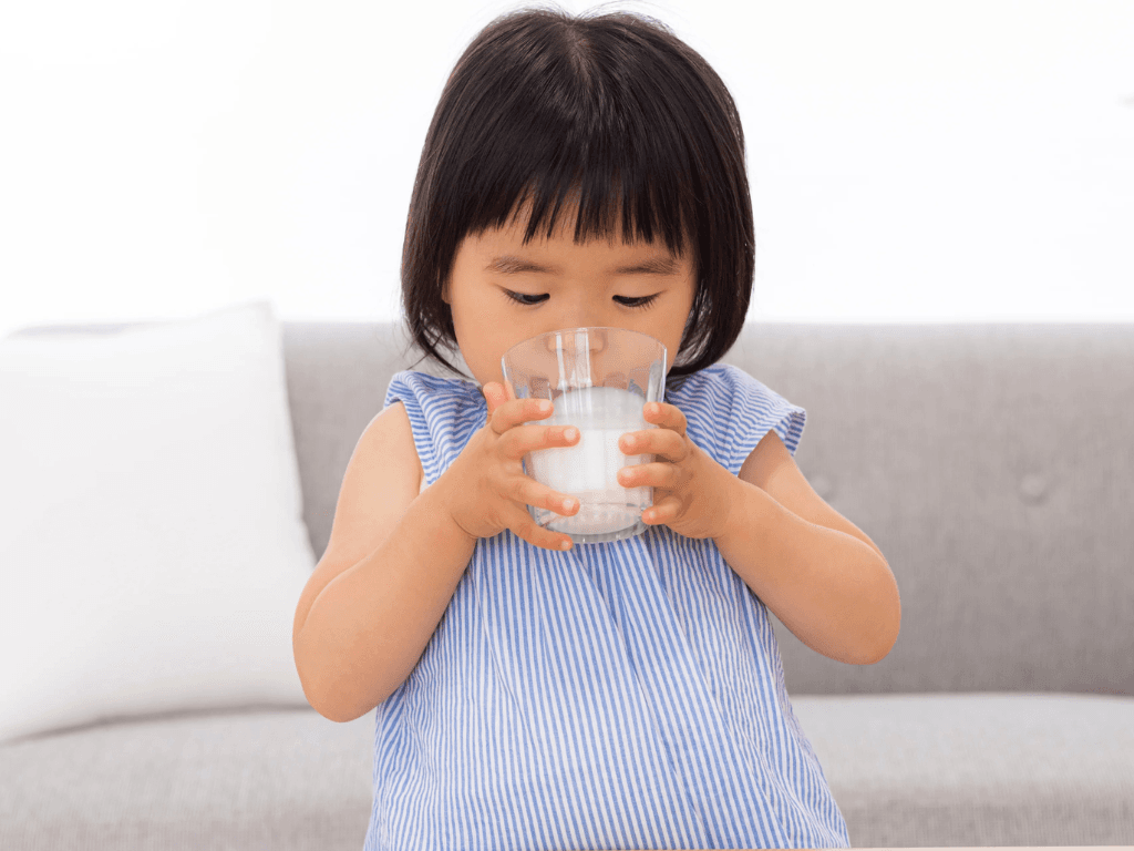 tieu-chi-chon-sua-cho-be-1-tuoi-de-he-tieu-hoa-khoe-manh