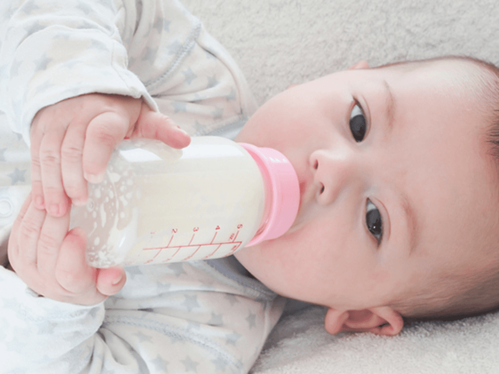 vi-sao-chon-sua-phu-hop-cho-be-1-tuoi-lai-quan-trong