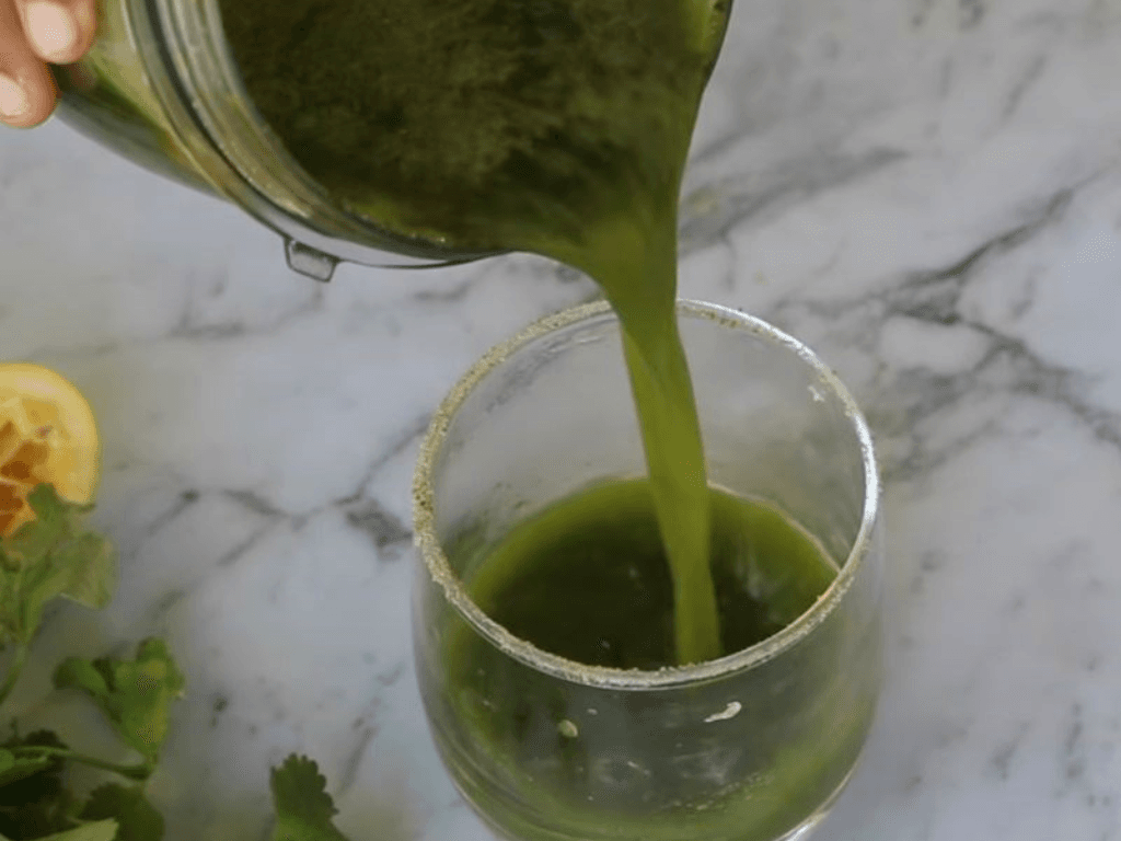 cach-lam-nuoc-rau-mui-don-gian-tai-nha