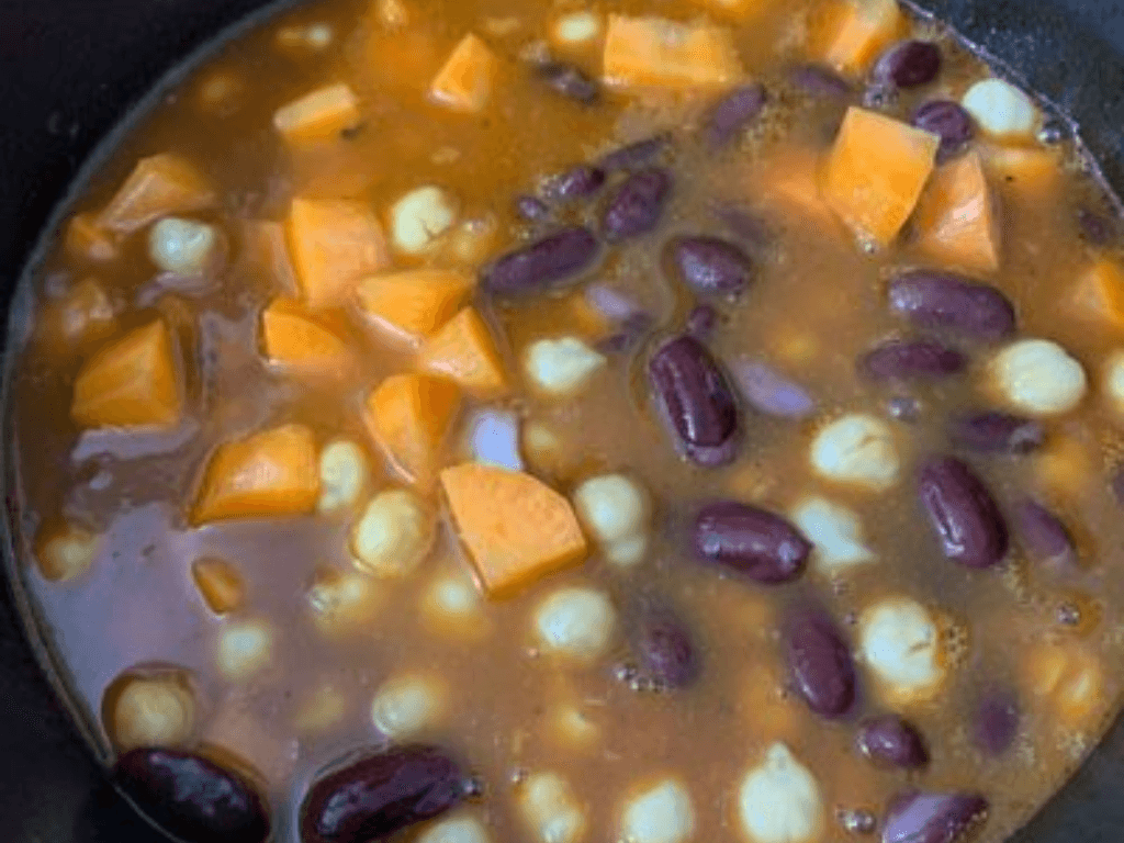 cach-nau-suon-heo-voi-dau-trang-thom-ngon-chuan-vi