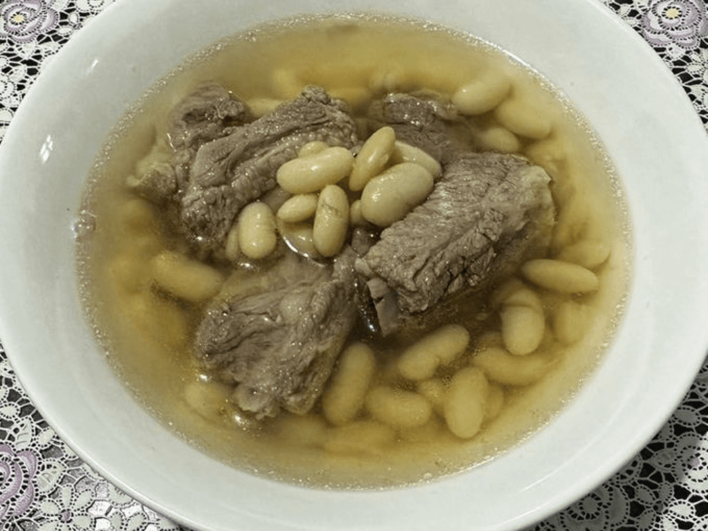 gia-tri-dinh-duong-tu-suon-heo-va-dau-trang