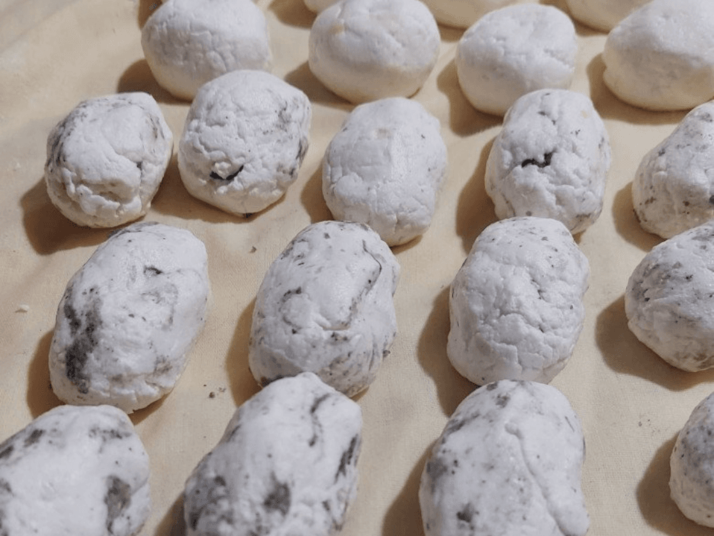 cach-nan-banh-troi-tau-dep-mat