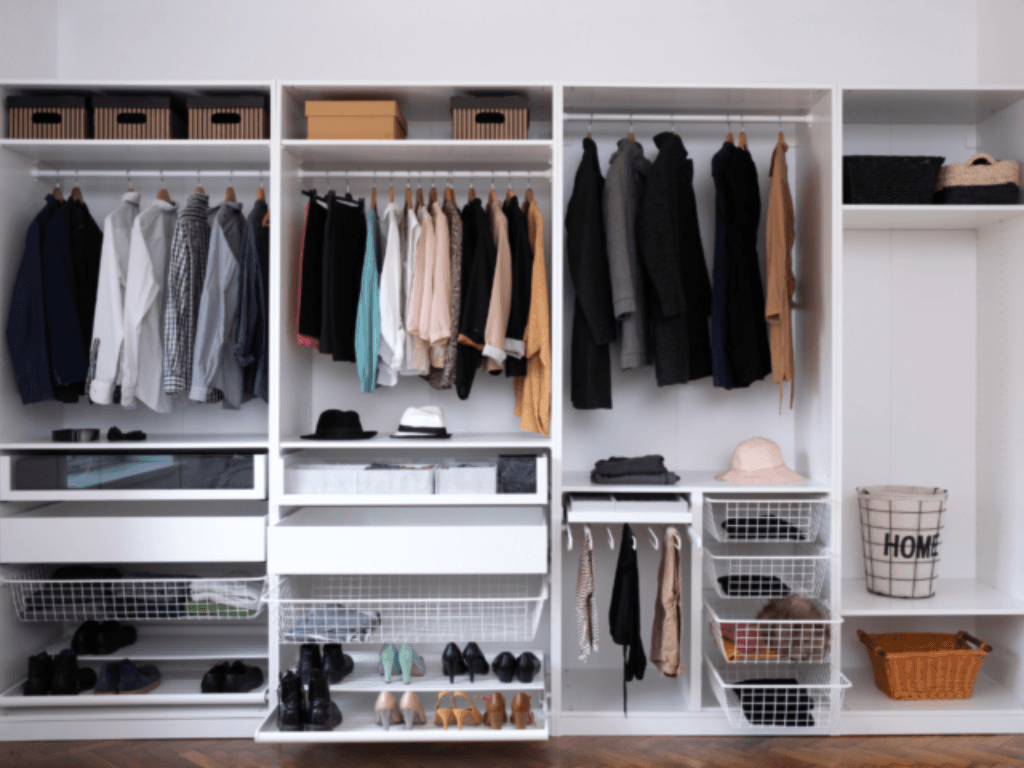 cach-sap-xep-va-ve-sinh-tu-quan-ao-ho-tro-khu-mui