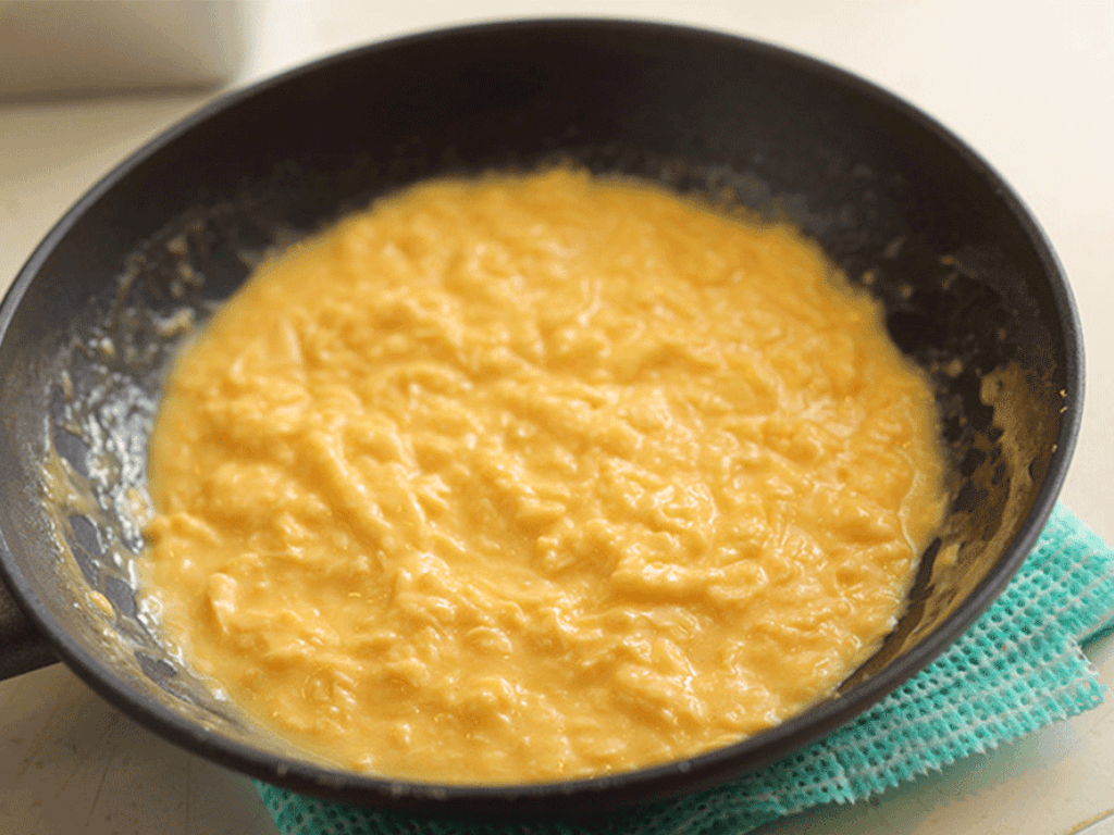 tao-lop-trung-omurice-mem-min-tan-chay