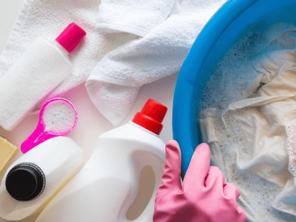 chuan-bi-ky-luong-truoc-khi-thuc-hien-cach-tay-quan-ao-moc-bang-thuoc-tim