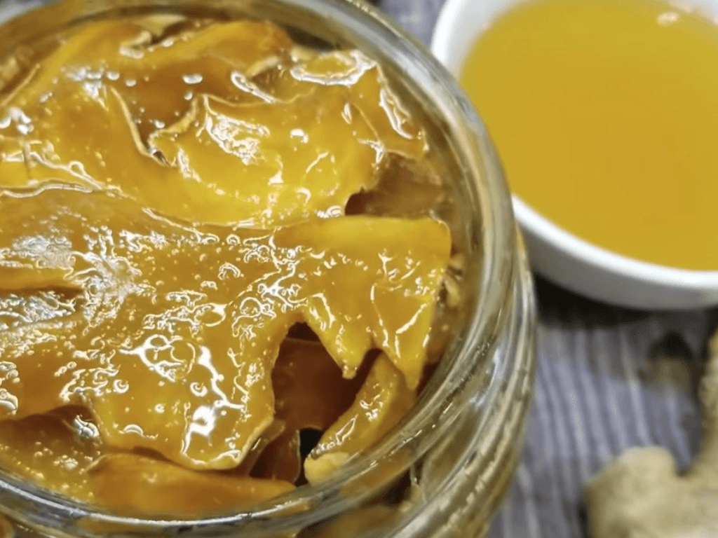 kham-pha-tac-dung-tuyet-voi-cua-gung-ngam-mat-ong