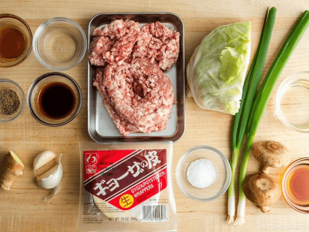 chuan-bi-nguyen-lieu-cho-mon-gyoza-chuan-vi-tokyo