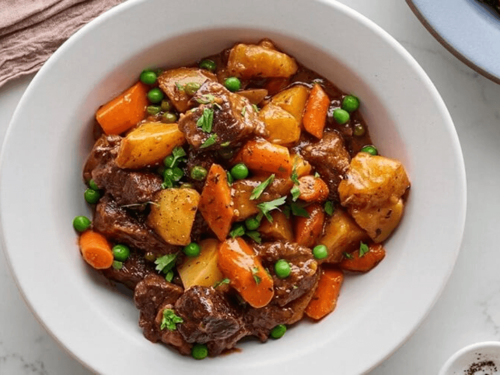 suc-hap-dan-cua-mon-bo-kho-tieu-cay-nong