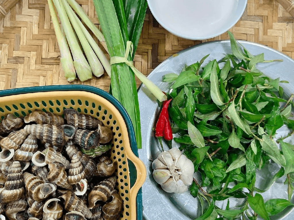 nguyen-lieu-can-chuan-bi-cho-mon-oc-len-xao-dua