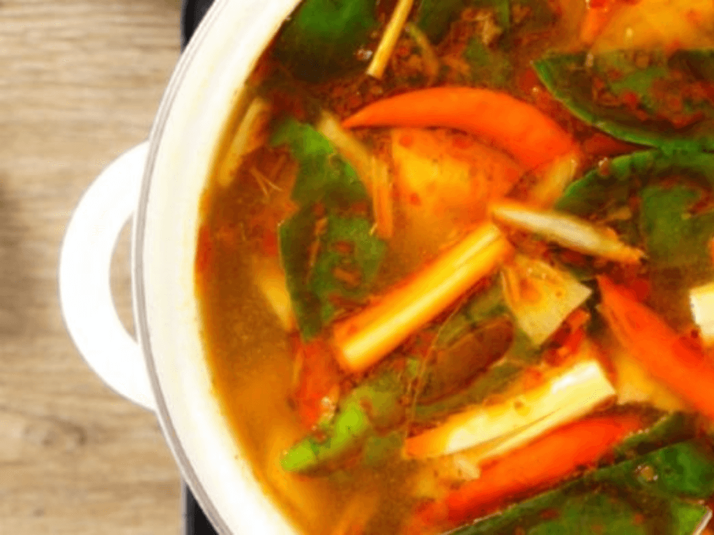 cach-nau-nuoc-lau-chua-cay-thom-ngon