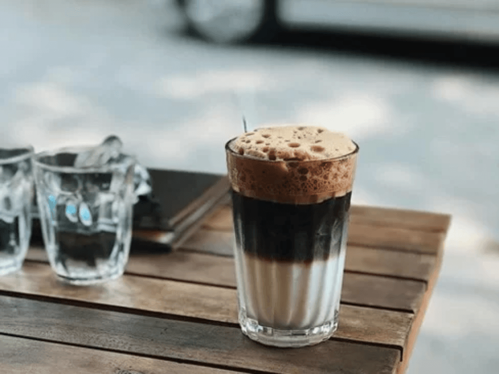 gioi-thieu-ve-bac-xiu-da-va-su-hap-dan-cua-mon-uong-nay