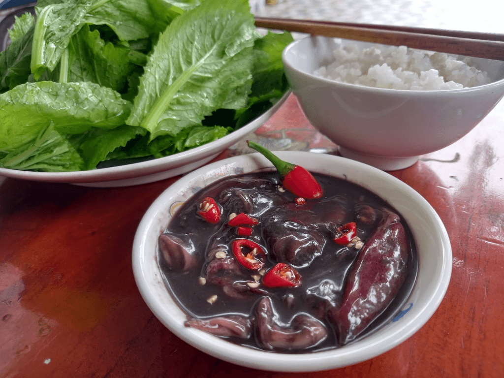 gioi-thieu-ve-mam-muc-dac-san-mien-trung