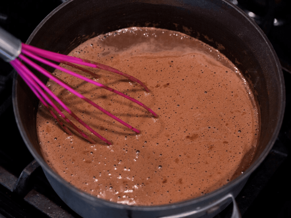 cac-buoc-thuc-hien-kem-socola-khong-whipping-cream