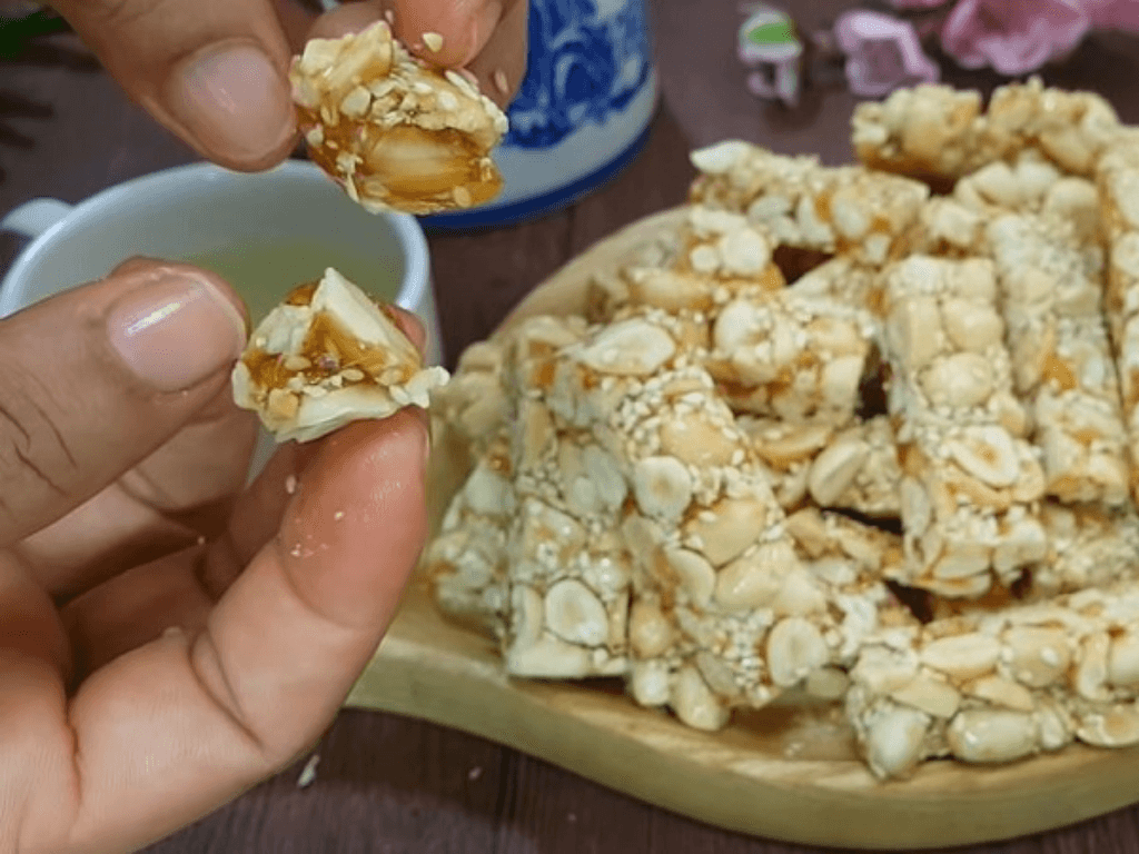 keo-lac-mon-qua-vat-tuoi-tho-va-ly-do-nhieu-nguoi-tim-lai-huong-vi-xua