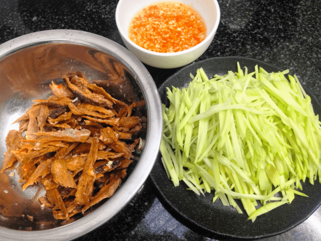 so-che-nguyen-lieu-va-meo-khu-mui-tanh-cua-ca