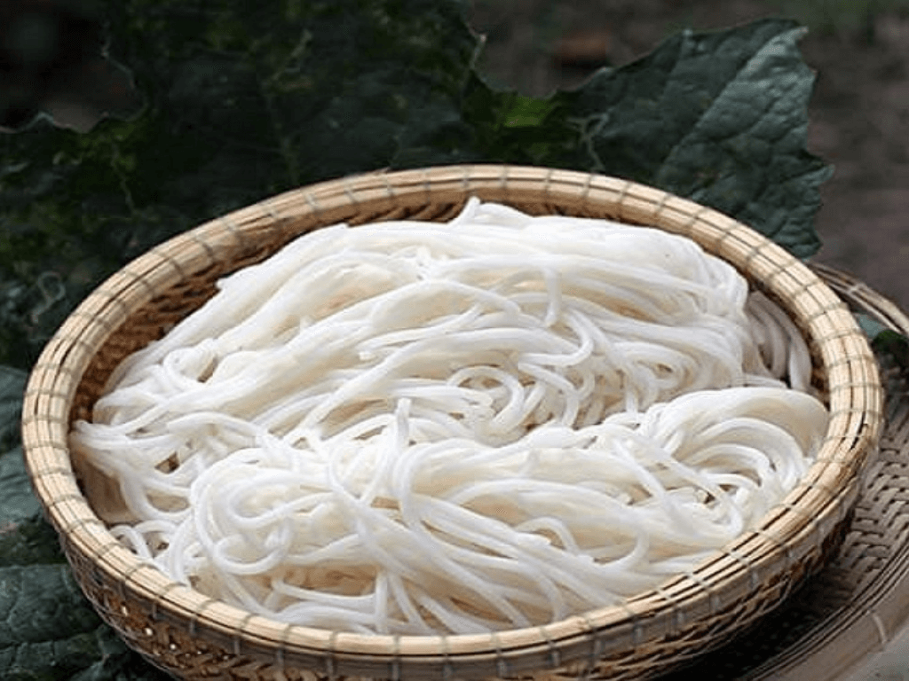 nau-nuoc-dung-trong-veo-dam-da