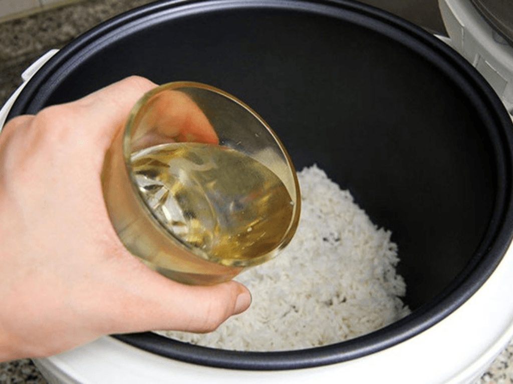 so-che-nguyen-lieu-va-ky-thuat-nau-chao-co-ban