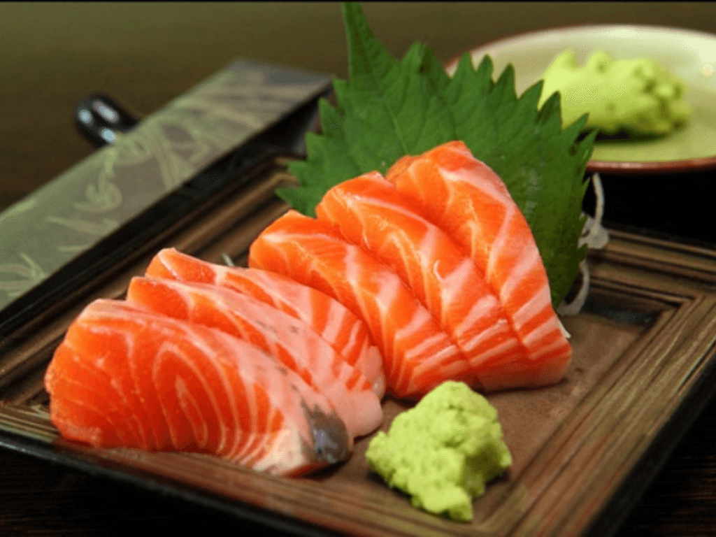 sashimi-ca-hoi-mon-an-sang-trong-va-tinh-te-trong-am-thuc-nhat-ban