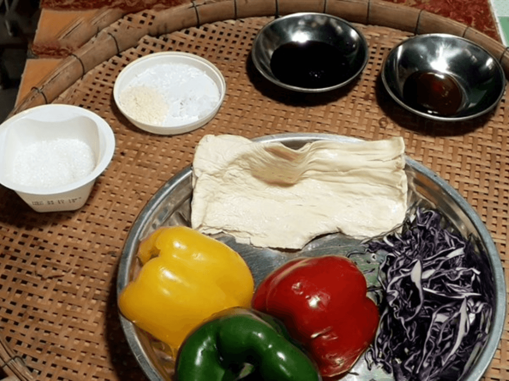 chuan-bi-nguyen-lieu-tuoi-ngon-va-dung-cu-can-thiet