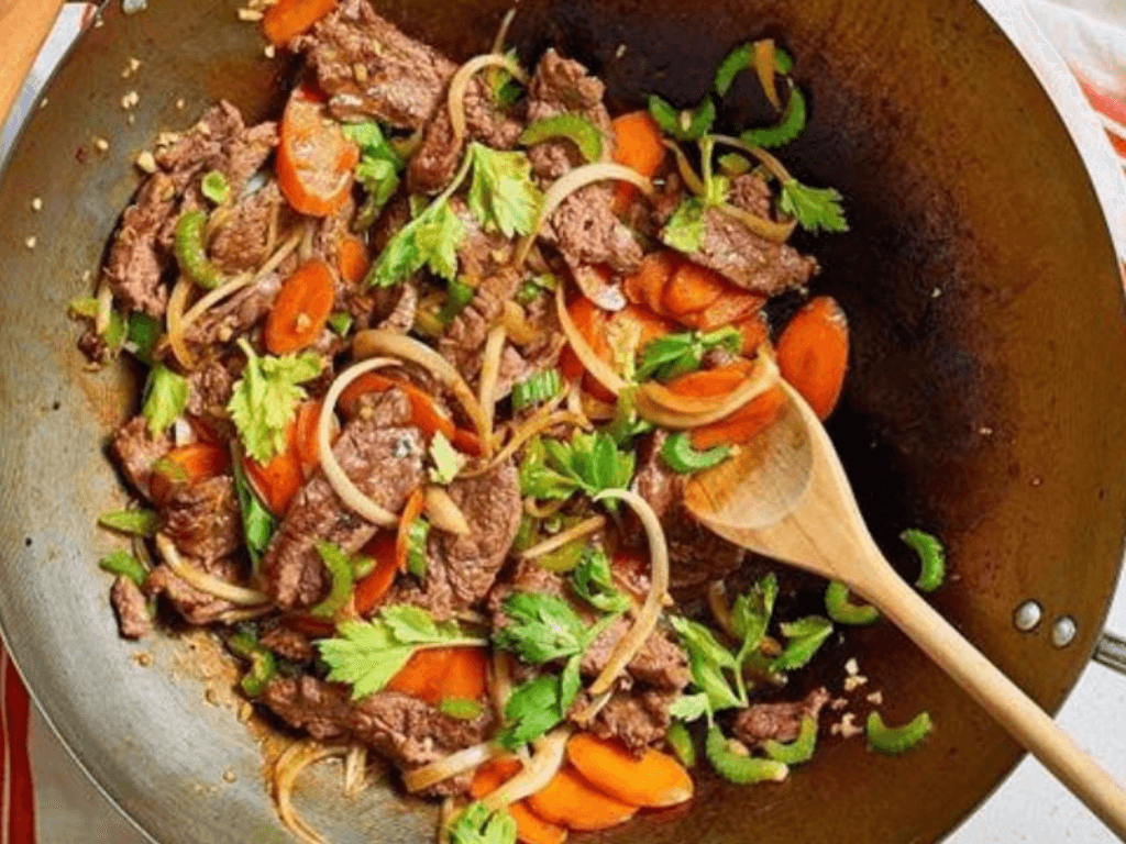 cac-buoc-xao-thit-bo-voi-ca-chua