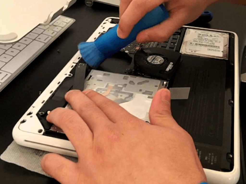 cach-kiem-tra-nguyen-nhan-macbook-bi-nong