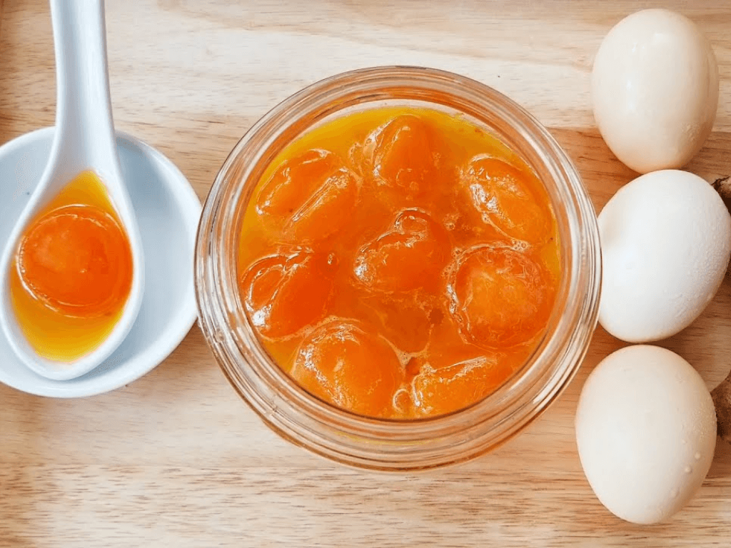 nguyen-lieu-chuan-bi-cho-mon-trung-ga-ngam-mat-ong