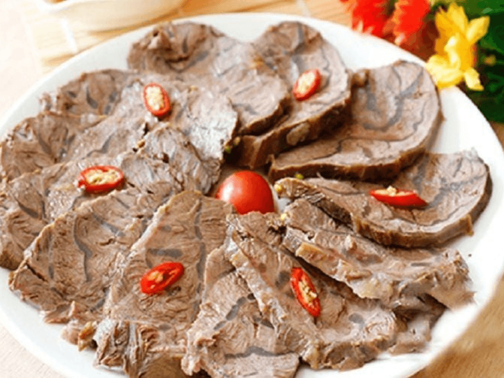 vi-sao-luoc-thit-bo-thuong-hay-bi-nhat-va-kho-an