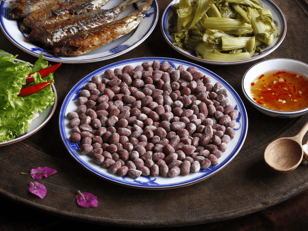 dau-phong-rang-muoi-la-mon-an-vat-nhau-lai-rai-pho-bien