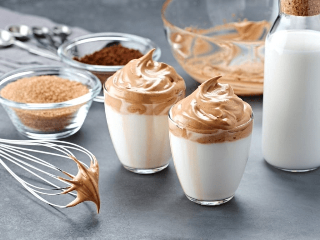 pha-che-dalgona-coffee-trong-3-phut