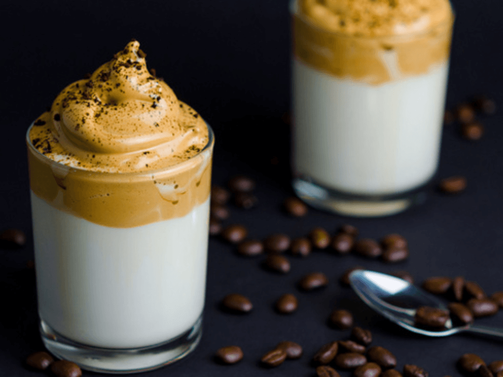 dalgona-coffee-la-gi-va-vi-sao-lai-gay-sot