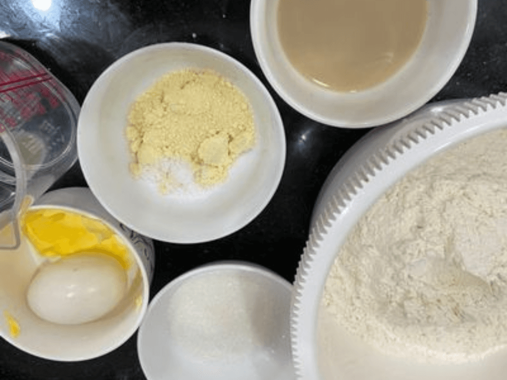 nguyen-lieu-chuan-bi-cho-banh-mi-cha-bong-sot-dau-trung