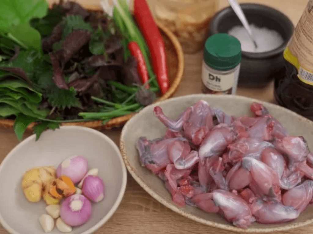 chuan-bi-nguyen-lieu-cho-mon-ech-xao-la-cach