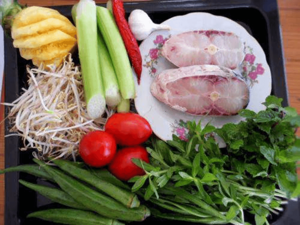 chon-nguyen-lieu-tuoi-ngon-cho-mon-canh-ca-doc-mung