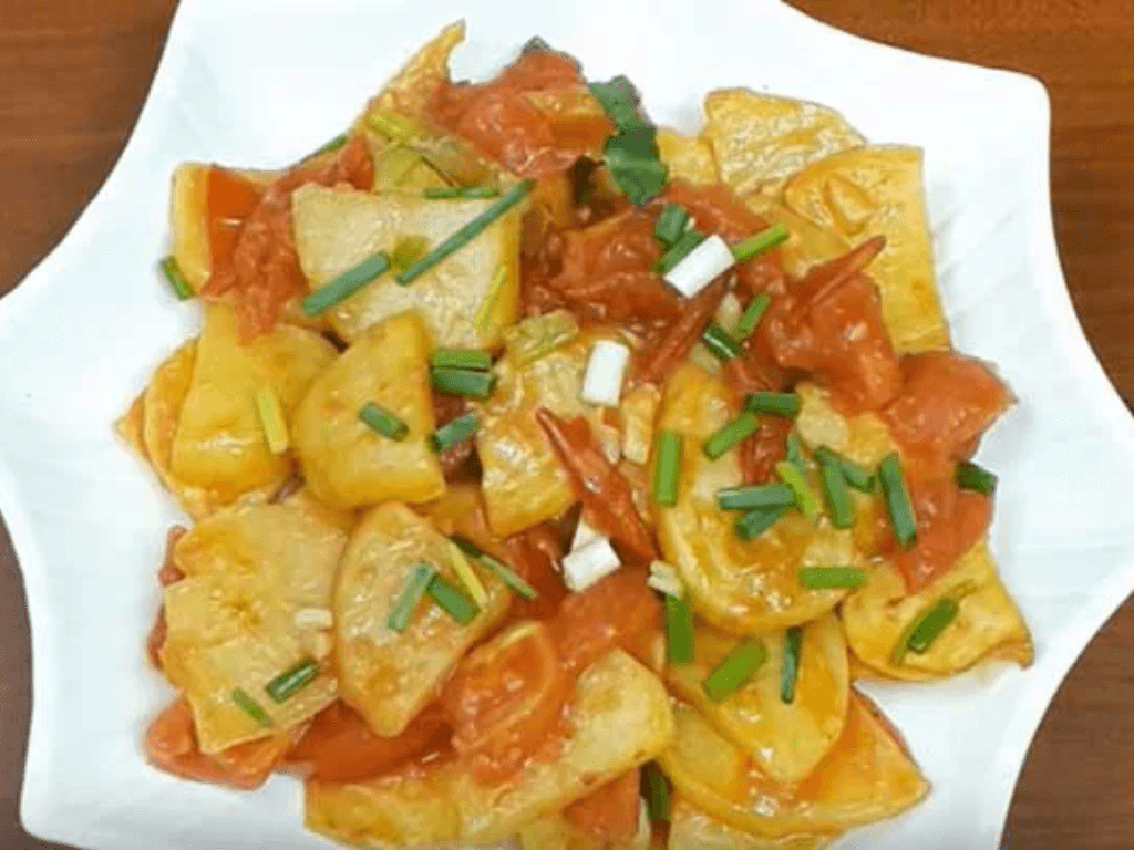 vi-sao-mon-khoai-tay-xao-ca-chua-de-bi-nat-bi-nhot