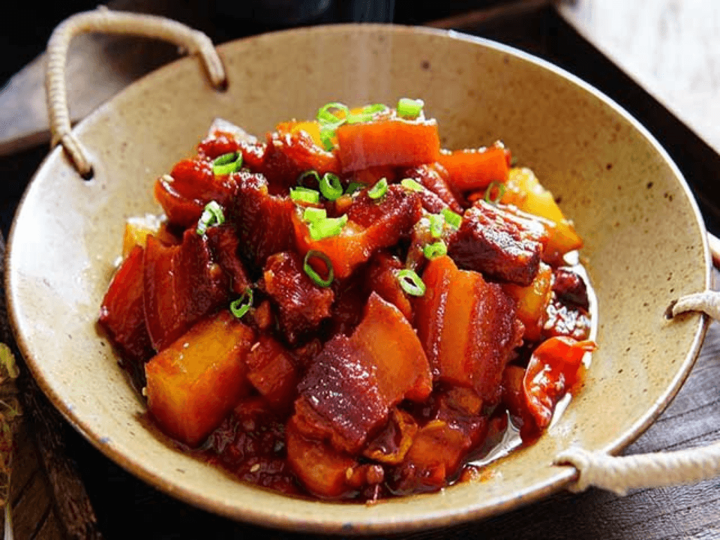 thit-ba-chi-kho-coca-gay-an-tuong-voi-thit-mem-ngot-nuoc-sot-sanh