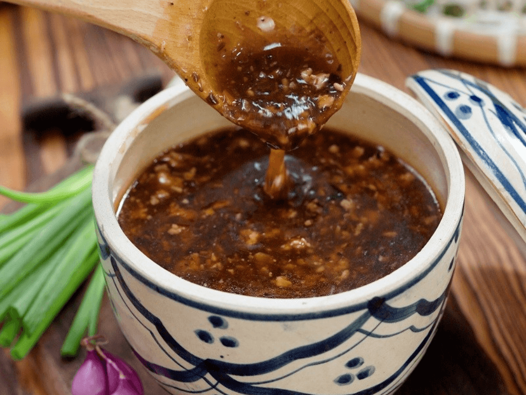 nuoc-sot-hu-tieu-kho-linh-hon-cua-mon-an