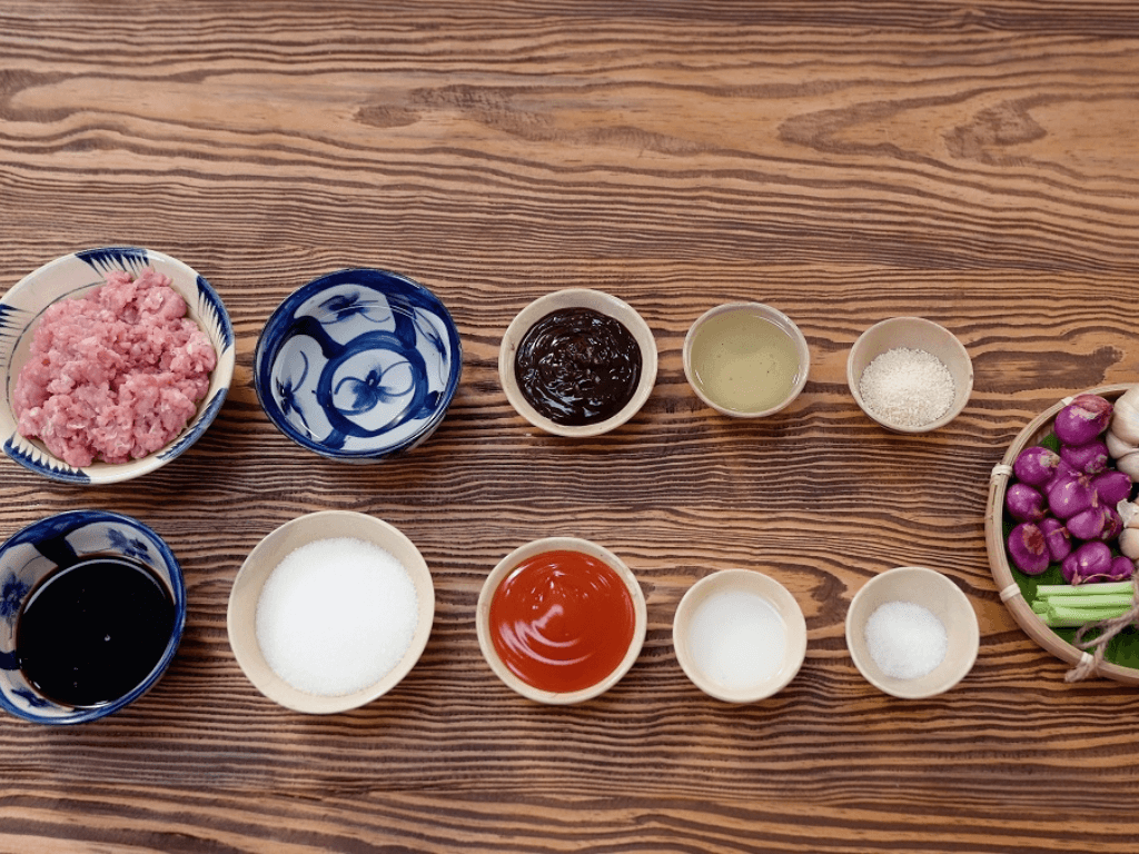 nguyen-lieu-chuan-cho-nuoc-sot-hu-tieu-kho