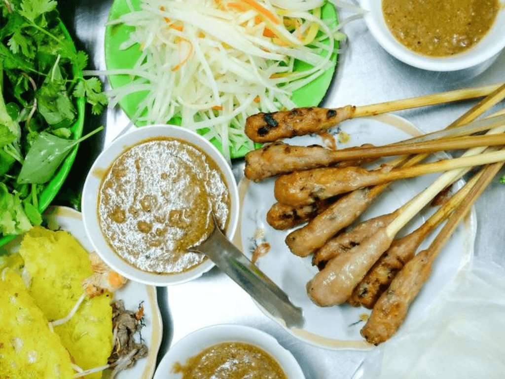 gioi-thieu-nuoc-cham-nem-lui-da-nang-linh-hon-cua-mon-an-duong-pho