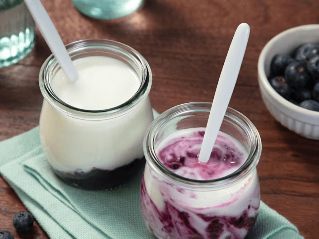 sua-chua-viet-quat-mon-trang-mieng-phien-ban-5-sao-ngay-tai-nha