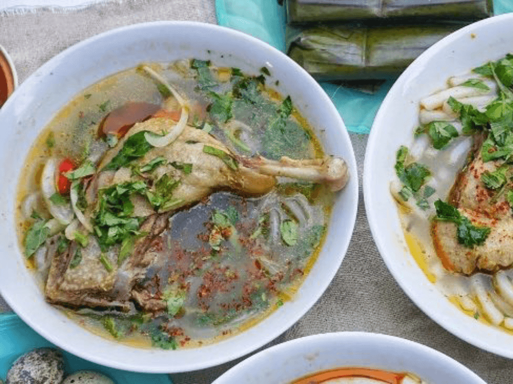banh-canh-bot-xat-mien-tay-dam-da-huong-vi-hap-dan-tu-cai-nhin-dau-tien