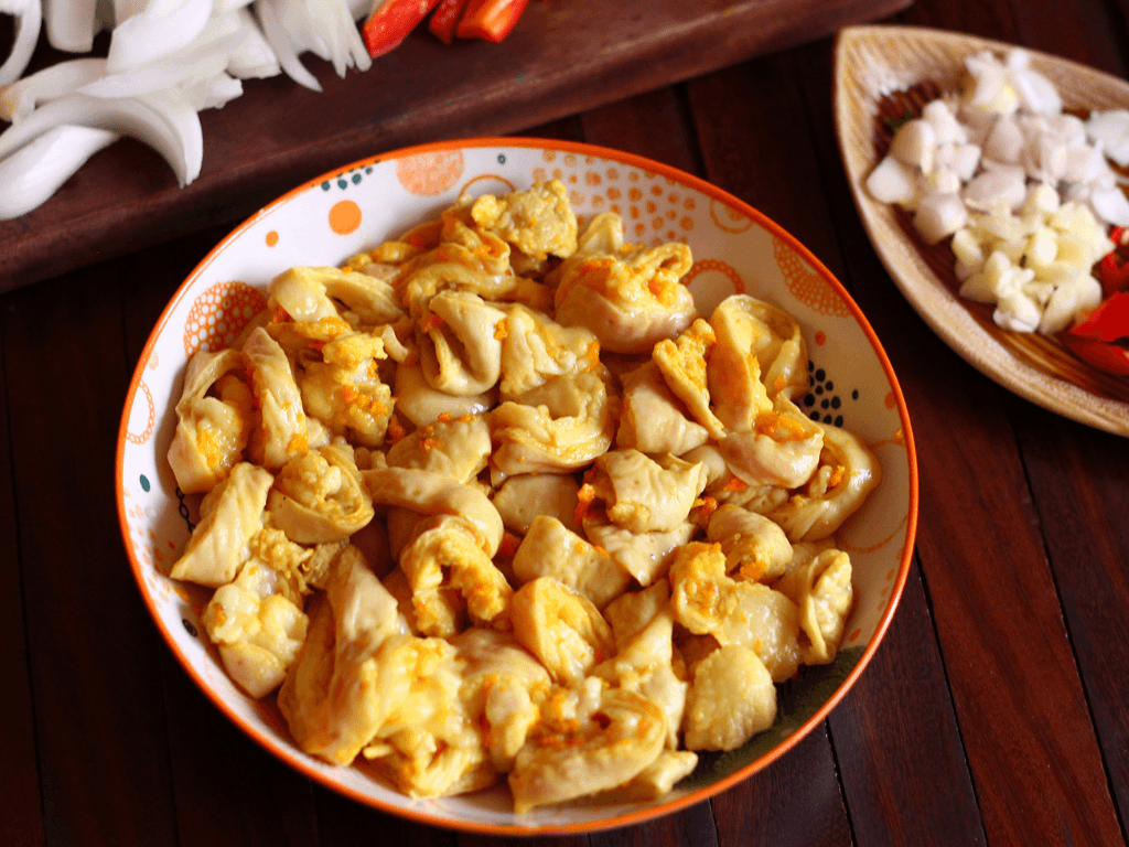 so-che-long-heo-va-bun-giu-do-gion-sach-va-tham-gia-vi