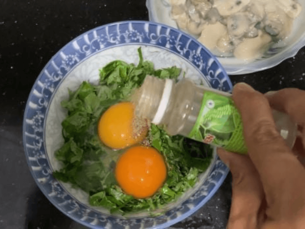 chuan-bi-trung-va-gia-vi-ty-le-vang-giup-trung-bong-mem-khong-kho