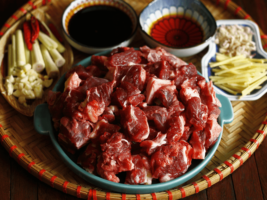 nguyen-lieu-can-chuan-bi-bi-quyet-chon-thit-bo-va-gung-chuan-bai
