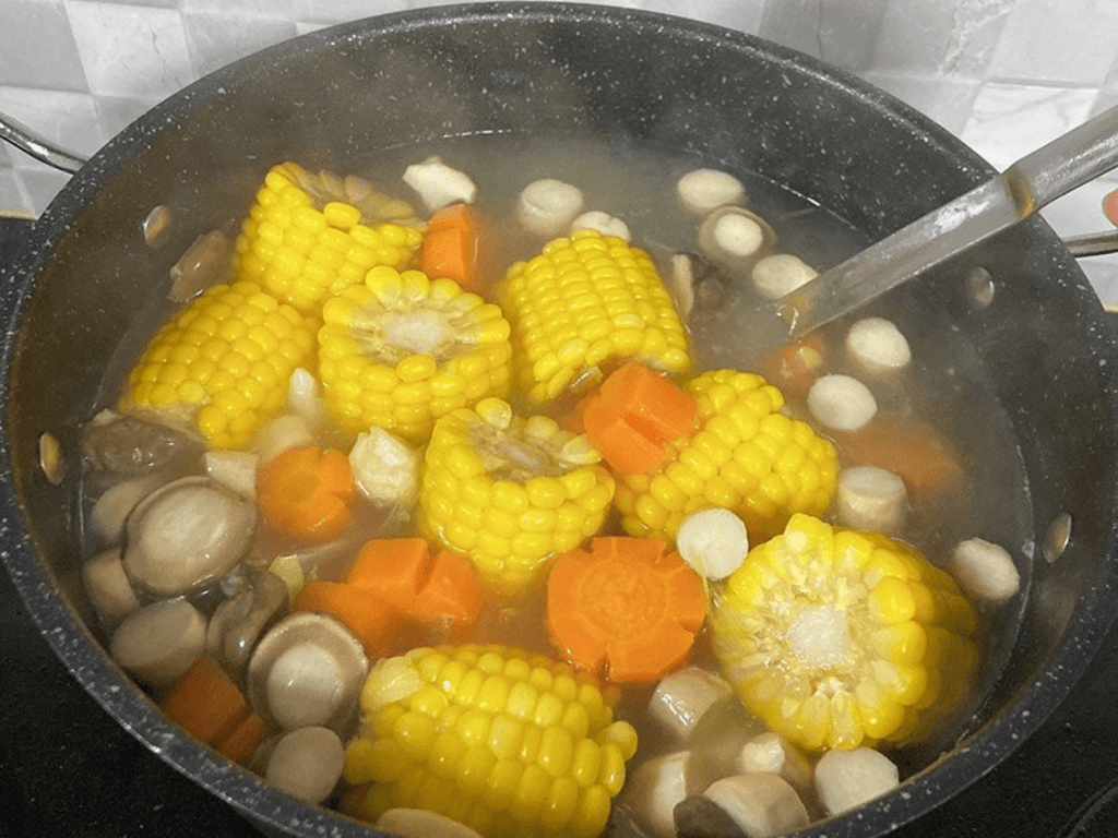 nau-nuoc-dung-rau-cu-bi-quyet-tao-vi-ngot-chuan-khong-can-thit
