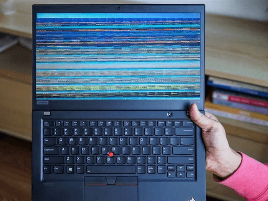 nguyen-nhan-phan-cung-khien-man-hinh-laptop-bi-giat-lien-tuc