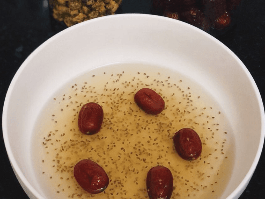 nau-nuoc-che-beo-thom-linh-hon-cua-mon-che-chom-chom